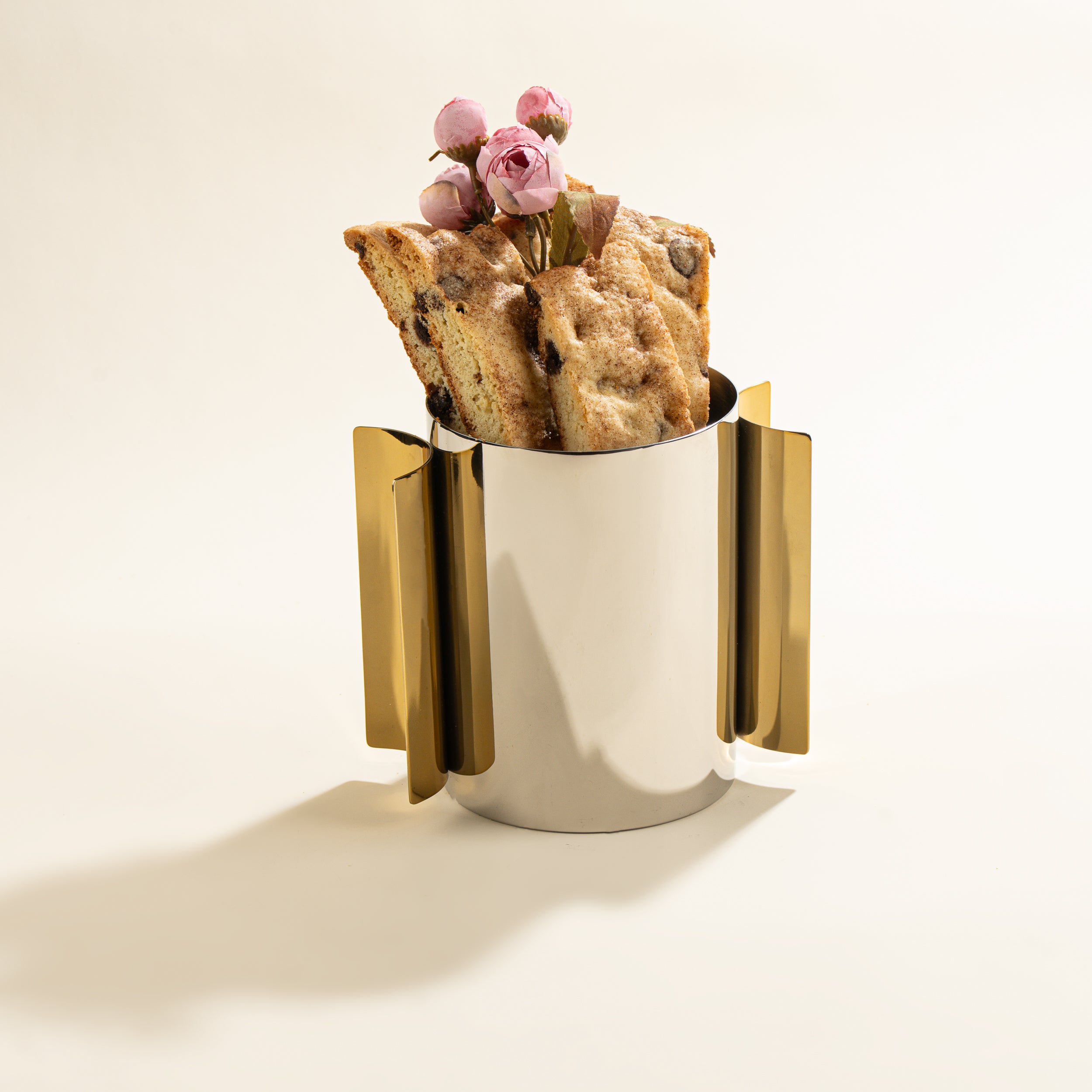 Silver and Gold Washcup and Biscottis