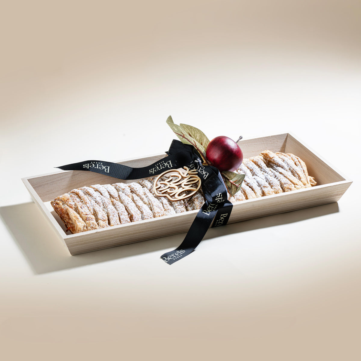 Rustic Wooden Cake Tray with Long Apple Braid