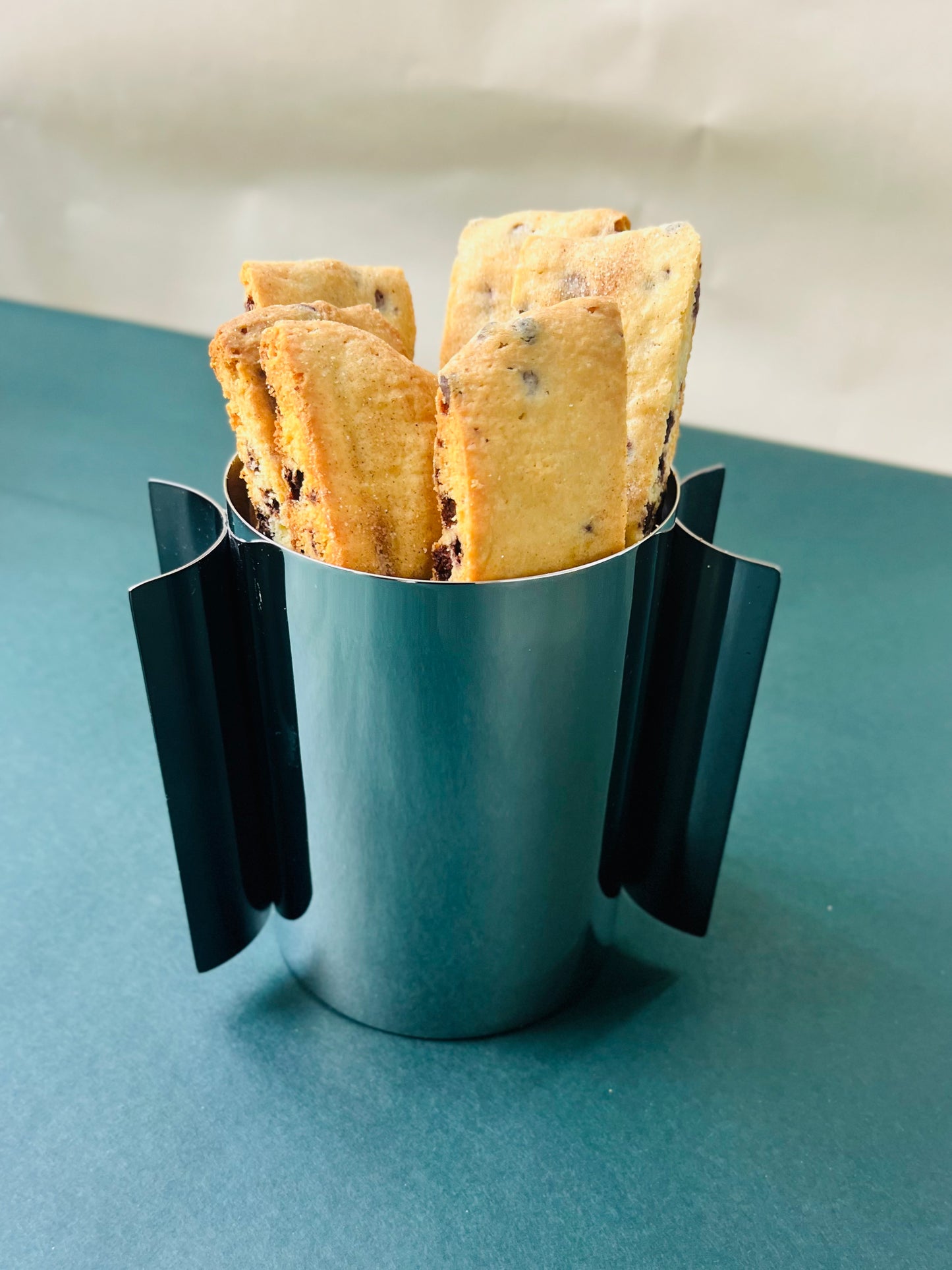 Silver Washcup  (silver handles) with Bisscottis